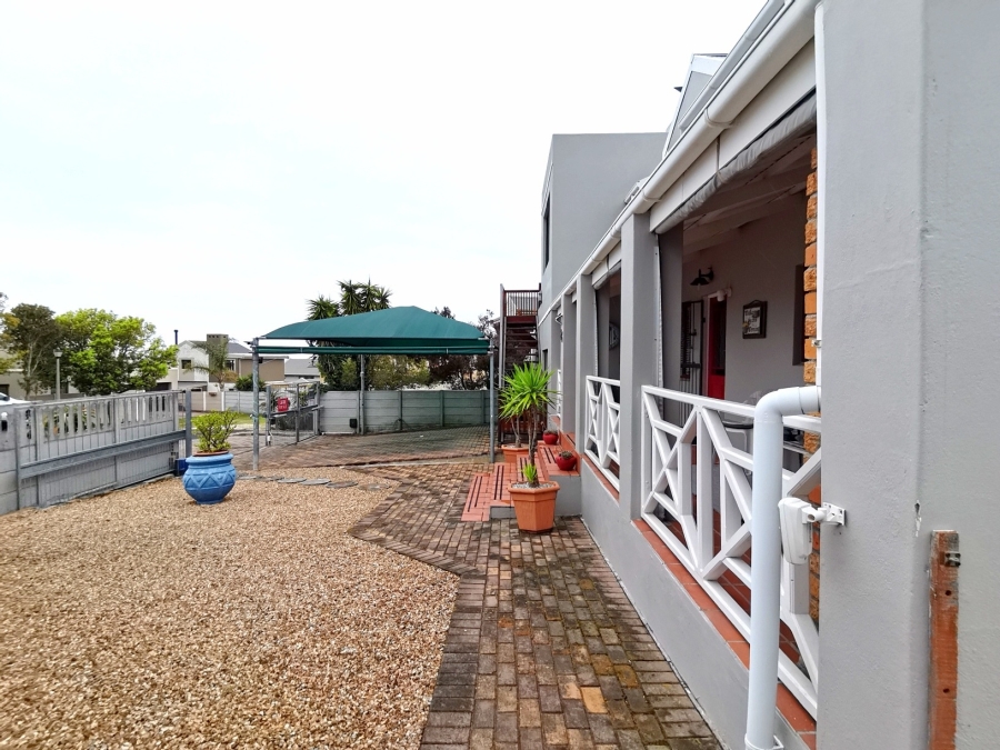 4 Bedroom Property for Sale in Onrus Western Cape